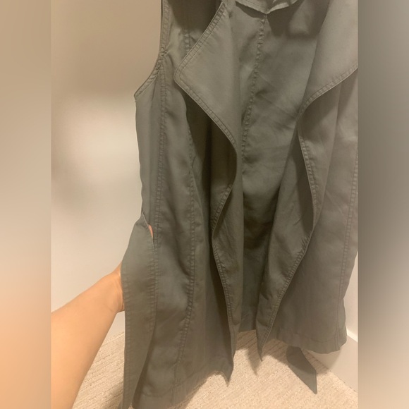 Gap shrug with side pockets & waist belt band - Picture 3 of 3